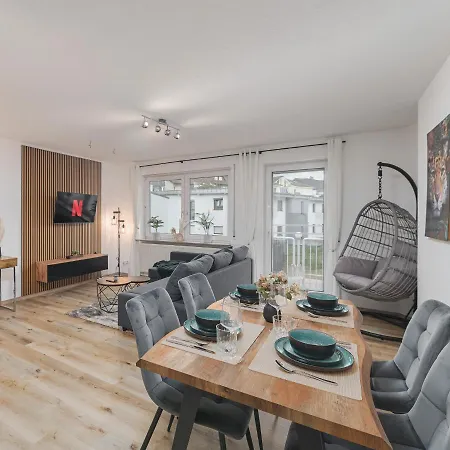 Premium Wohlfuehloase Sinsheim - Business & Privat - Netflix & Disneyplus - Tg - Balkon Exterior photo