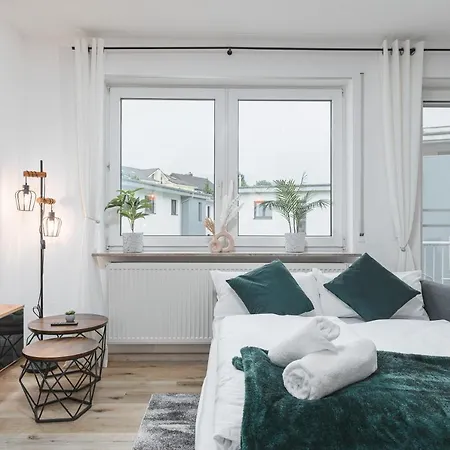 Premium Wohlfuehloase Sinsheim - Business & Privat - Netflix & Disneyplus - Tg - Balkon Exterior photo
